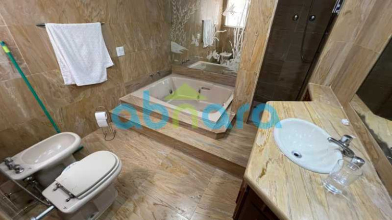 Imagem Apartamento com 4 Quartos à Venda, 285 m² em Copacabana - Rio De Janeiro Imagem Apartamento com 4 Quartos à Venda, 285 m² em Copacabana - Rio De Janeiro