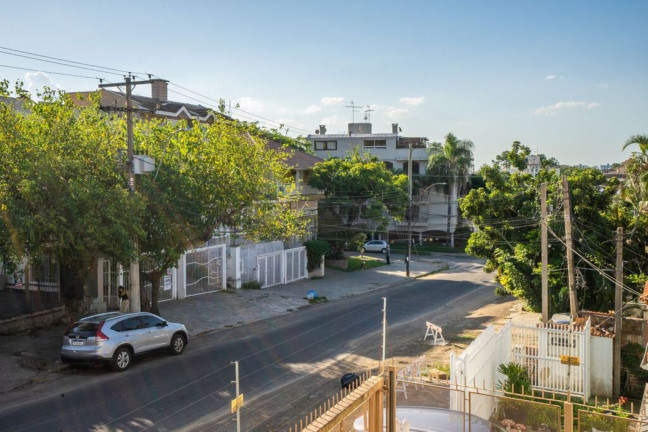 Imagem Imóvel com 3 Quartos à Venda, em Chácara Das Pedras - Porto Alegre Imagem Imóvel com 3 Quartos à Venda, em Chácara Das Pedras - Porto Alegre