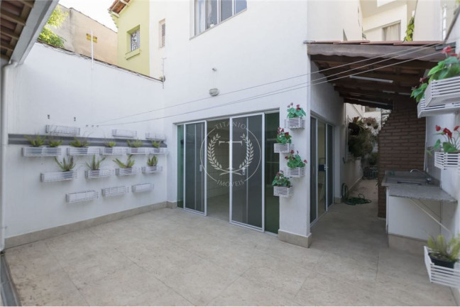Imagem Casa com 3 Quartos à Venda, 270 m² em Cambuci - São Paulo