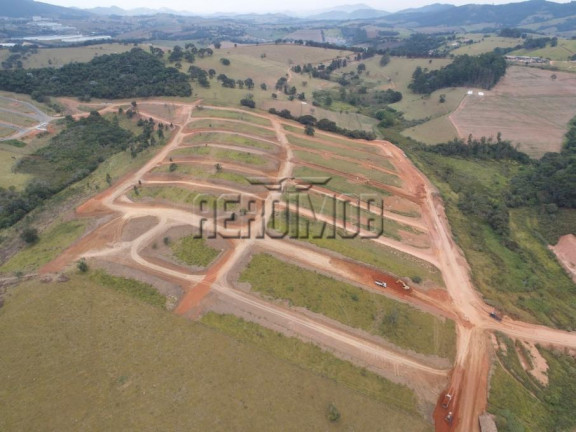 Terreno à Venda, 215 m² em Ponte Nova - Extrema