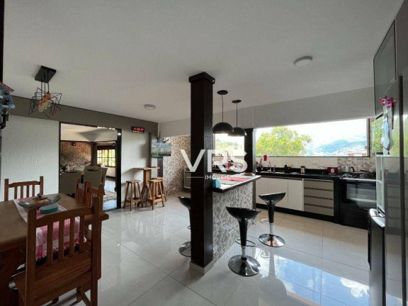 Imagem Casa com 3 Quartos à Venda, 142 m² em Parque São Luiz - Teresópolis