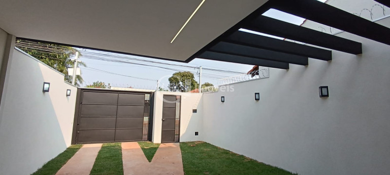 Imagem Casa com 3 Quartos à Venda, 216 m² em Vila Palmira - Campo Grande Imagem Casa com 3 Quartos à Venda, 216 m² em Vila Palmira - Campo Grande