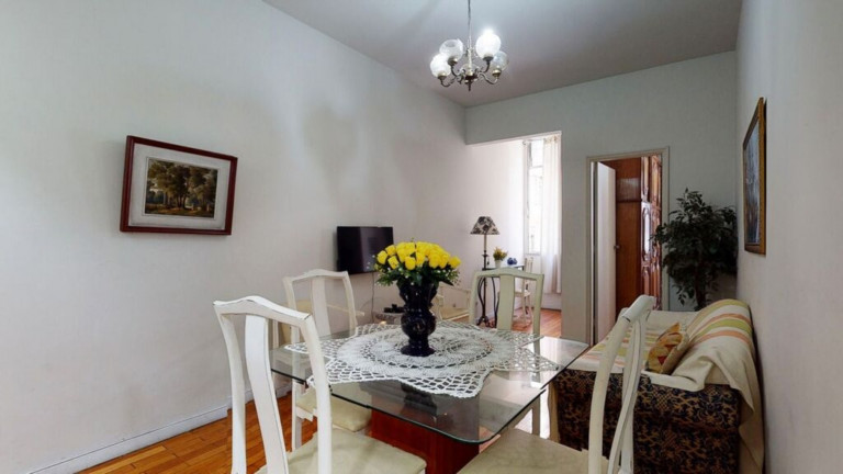 Imagem Imóvel com 2 Quartos à Venda, 65 m² em Copacabana - Rio De Janeiro Imagem Imóvel com 2 Quartos à Venda, 65 m² em Copacabana - Rio De Janeiro