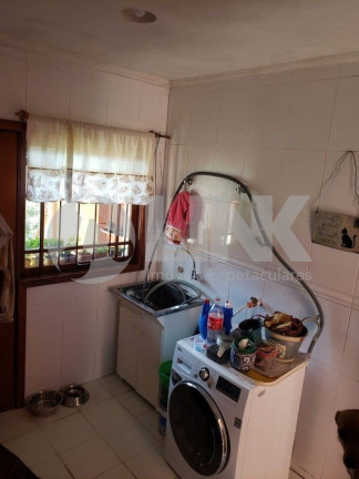Imagem Casa com 4 Quartos à Venda, 236 m² em Agronomia - Porto Alegre