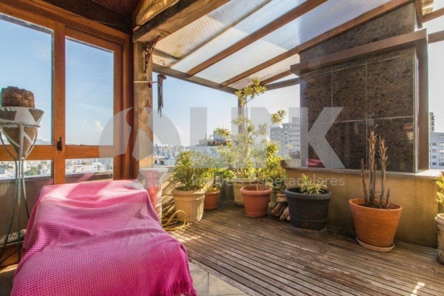 Imagem Imóvel com 3 Quartos à Venda, 384 m² em Petrópolis - Porto Alegre