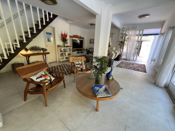 Imagem Casa com 3 Quartos à Venda, 473 m² em Barra Da Tijuca - Rio De Janeiro Imagem Casa com 3 Quartos à Venda, 473 m² em Barra Da Tijuca - Rio De Janeiro
