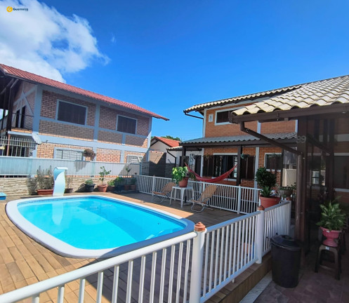 Imagem Casa com 3 Quartos à Venda, 247 m² em Cachoeira Do Bom Jesus - Florianópolis