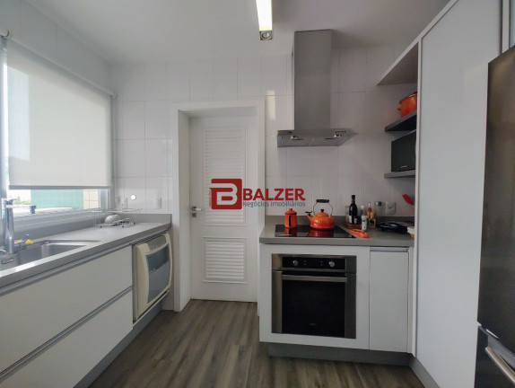 Imagem Apartamento com 3 Quartos à Venda, 131 m² em Centro - Florianópolis Imagem Apartamento com 3 Quartos à Venda, 131 m² em Centro - Florianópolis