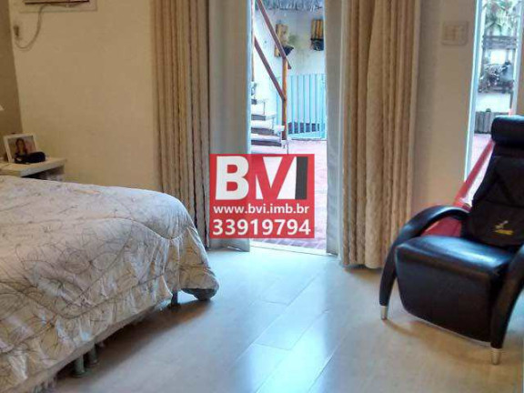 Imagem Casa com 3 Quartos à Venda, 402 m² em Olaria - Rio De Janeiro Imagem Casa com 3 Quartos à Venda, 402 m² em Olaria - Rio De Janeiro