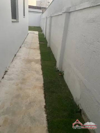 Imagem Casa com 3 Quartos à Venda, 300 m² em Jardim Santa Maria - Jacareí Imagem Casa com 3 Quartos à Venda, 300 m² em Jardim Santa Maria - Jacareí