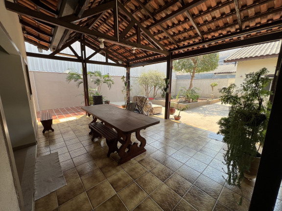 Imagem Casa com 3 Quartos à Venda, 286 m² em Jardim Botânico - Sinop
