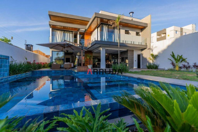 Sobrado com 3 Quartos à Venda, 450 m² em Canadá - Cascavel