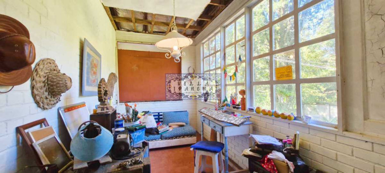 Imagem Imóvel com 10 Quartos à Venda, 7.000 m² em Quitandinha - Petropolis