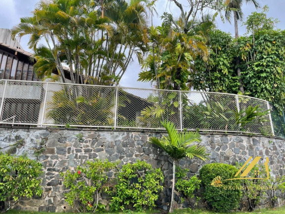 Imagem Casa com 6 Quartos à Venda, em Candeal - Salvador Imagem Casa com 6 Quartos à Venda, em Candeal - Salvador
