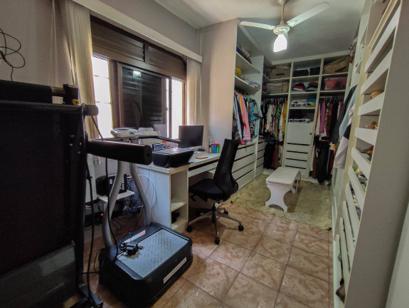 Imagem Casa com 3 Quartos à Venda, 251 m² em Marapé - Santos