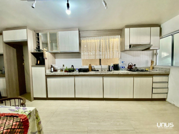 Imagem Casa com 3 Quartos à Venda, 330 m² em Areias - São José Imagem Casa com 3 Quartos à Venda, 330 m² em Areias - São José