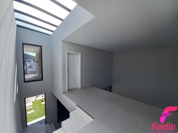 Imagem Casa com 3 Quartos à Venda, 161 m² em Rio Tavares - Florianópolis Imagem Casa com 3 Quartos à Venda, 161 m² em Rio Tavares - Florianópolis