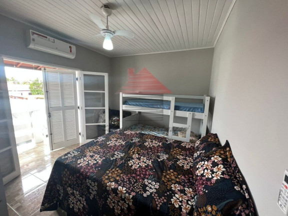 Imagem Casa com 3 Quartos à Venda, 240 m² em Jardim Imperador - Peruíbe