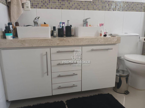 Imagem Casa com 3 Quartos à Venda, 337 m² em Tijuca - Teresópolis Imagem Casa com 3 Quartos à Venda, 337 m² em Tijuca - Teresópolis