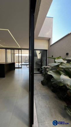 Imagem Casa com 3 Quartos à Venda, 369 m² em Setor Garavelo - Aparecida De Goiânia