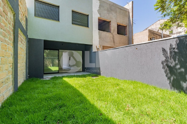 Imagem Casa com 3 Quartos à Venda, 210 m² em Chácara Das Pedras - Porto Alegre Imagem Casa com 3 Quartos à Venda, 210 m² em Chácara Das Pedras - Porto Alegre