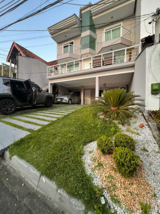Imagem Casa com 4 Quartos à Venda, 350 m² em Taquara - Rio De Janeiro Imagem Casa com 4 Quartos à Venda, 350 m² em Taquara - Rio De Janeiro