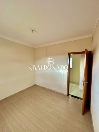 Imagem Casa com 3 Quartos para Alugar, em Centro - Extrema Imagem Casa com 3 Quartos para Alugar, em Centro - Extrema