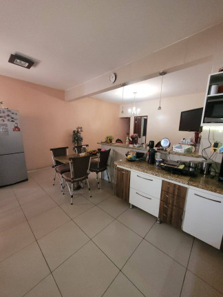 Imagem Casa com 6 Quartos à Venda, 318 m² em Henrique Jorge - Fortaleza