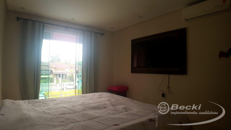 Imagem Sobrado com 3 Quartos à Venda, 200 m² em Santa Catarina - Joinville