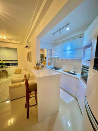 Imagem Apartamento com 2 Quartos à Venda, 67 m² em Abraão - Florianópolis