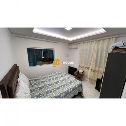 Imagem Casa com 2 Quartos à Venda, 350 m² em Municípios - Balneário Camboriú Imagem Casa com 2 Quartos à Venda, 350 m² em Municípios - Balneário Camboriú