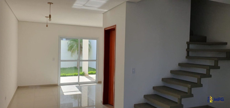 Casa de Condomínio com 2 Quartos à Venda,  em Jardim São Lucas Loteamento Planejado - Salto De Pirapora