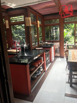 Imagem Casa com 3 Quartos à Venda, 450 m² em Bela Vista - Porto Alegre