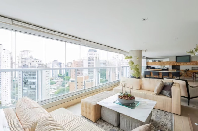 Imóvel com 3 Quartos à Venda, 340 m² em Vila Nova Conceição - São Paulo