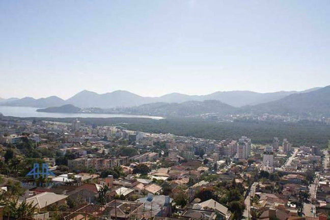 Imagem Terreno à Venda, 720 m² em Trindade - Florianópolis