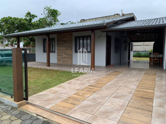 Casa com 3 Quartos à Venda, 111 m² em Cambiju - Itapoá