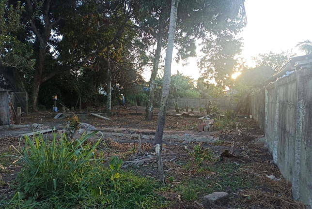 Imagem Terreno à Venda, 450 m² em Três Vendas - Araruama Imagem Terreno à Venda, 450 m² em Três Vendas - Araruama