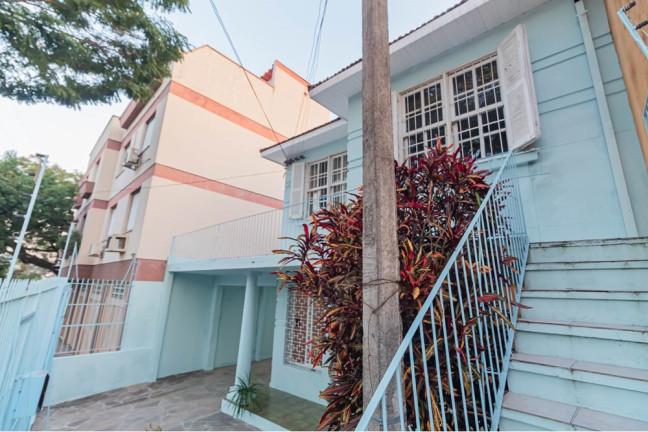 Imagem Casa com 6 Quartos à Venda, 190 m² em Santana - Porto Alegre