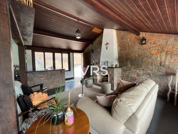Imagem Casa com 3 Quartos à Venda, 142 m² em Parque São Luiz - Teresópolis