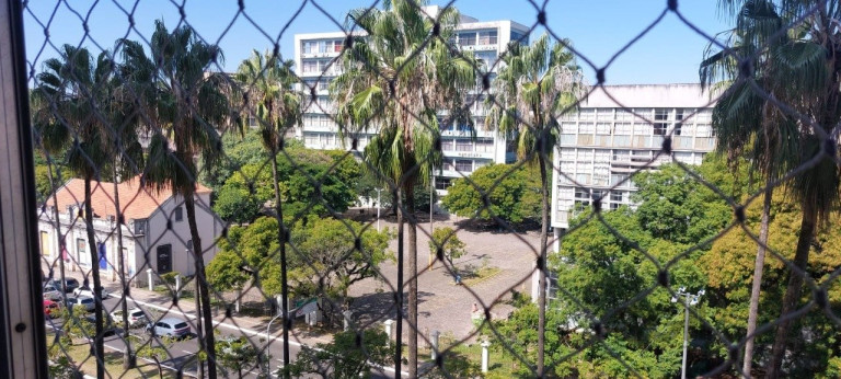 Imagem Apartamento com 2 Quartos à Venda, 140 m² em Centro Histórico - Porto Alegre Imagem Apartamento com 2 Quartos à Venda, 140 m² em Centro Histórico - Porto Alegre