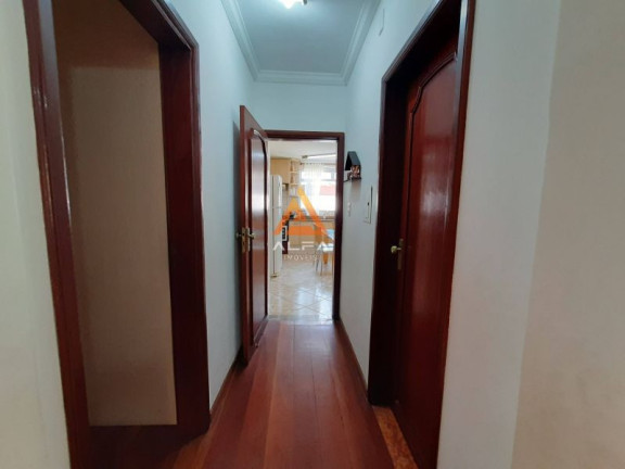 Imagem Casa com 4 Quartos à Venda, 200 m²