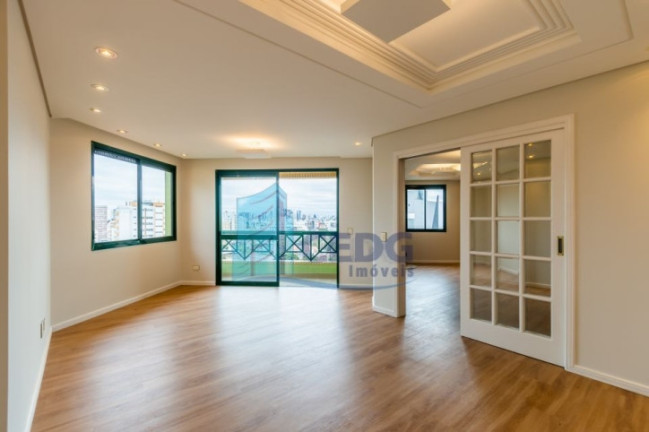 Imagem Apartamento com 3 Quartos à Venda, 149 m² em Centro - Curitiba