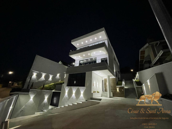 Casa com 5 Quartos à Venda, 308 m² em Campos Do Jordão