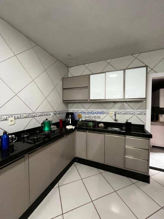 Imagem Sobrado com 4 Quartos à Venda, 220 m² em Centro - Penha