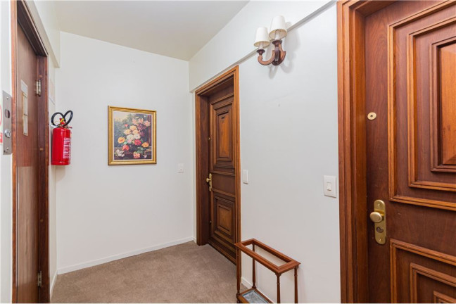Imagem Imóvel com 4 Quartos à Venda,  em Independência - Porto Alegre