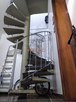 Imagem Sobrado à Venda, 381 m²