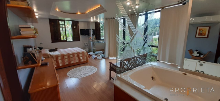 Imagem Casa de Condomínio com 5 Quartos à Venda, em Recreio Dos Bandeirantes - Rio De Janeiro Imagem Casa de Condomínio com 5 Quartos à Venda, em Recreio Dos Bandeirantes - Rio De Janeiro