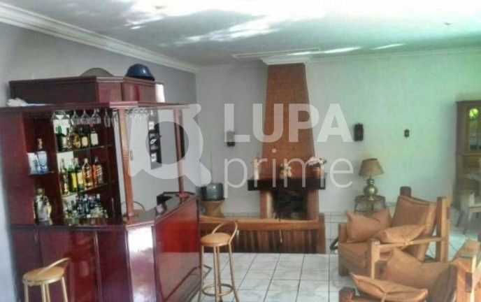 Casa com 4 Quartos à Venda, 440 m² em Vila Santista - Atibaia
