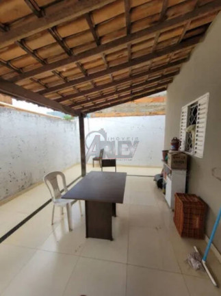 Casa com 3 Quartos à Venda,  em Universitario - Montes Claros