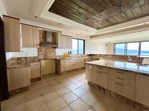 Imagem Casa de Condomínio com 5 Quartos à Venda, 868 m² em Centro - Bombinhas
